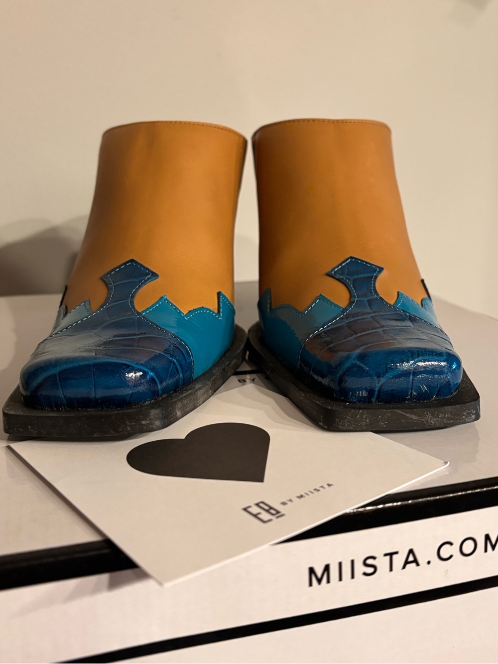 NIB E8 by Miista Dory Western Cowboy Beige Turquoise Blue Croc Leather Mules 38 - Picture 3 of 8
